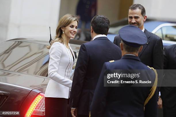 Italian Prime Minister Matteo Renzi greets Queen Letitia of Spain and King Felipe of Spain at Palazzo Chigi during the Spanish Royal visit to Rome on...