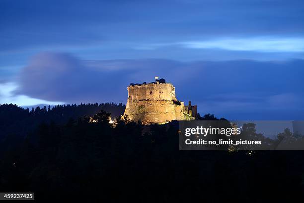 château de murol - puy de dome photos et images de collection