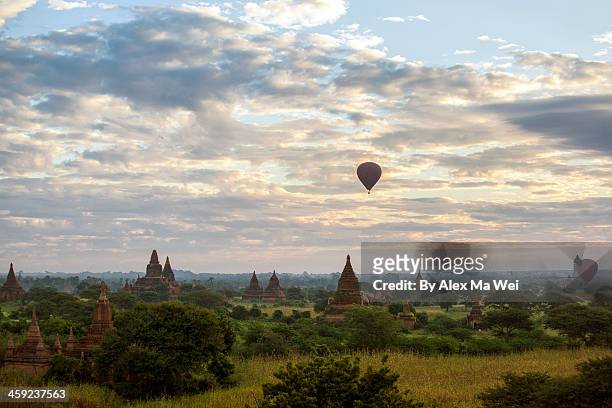 balloon trip of bagan - hot air balloon ride stock pictures, royalty-free photos & images