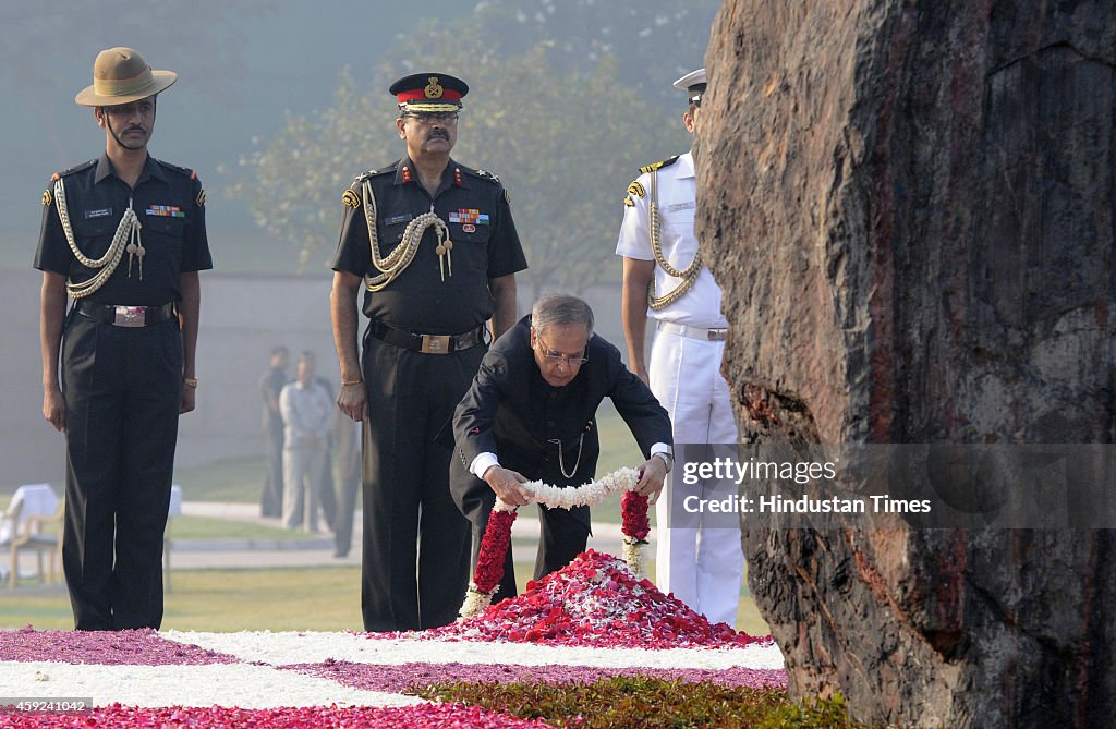 Sonia Gandhi, Rahul Gandhi Pay Tribute To Indira Gandhi On Her Birth Anniversary At Shakti Sthal