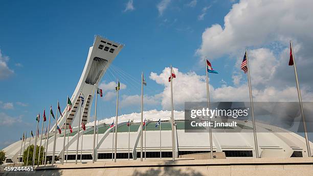 estadio olímpico de montreal, quebec, canadá - isla de montreal fotografías e imágenes de stock