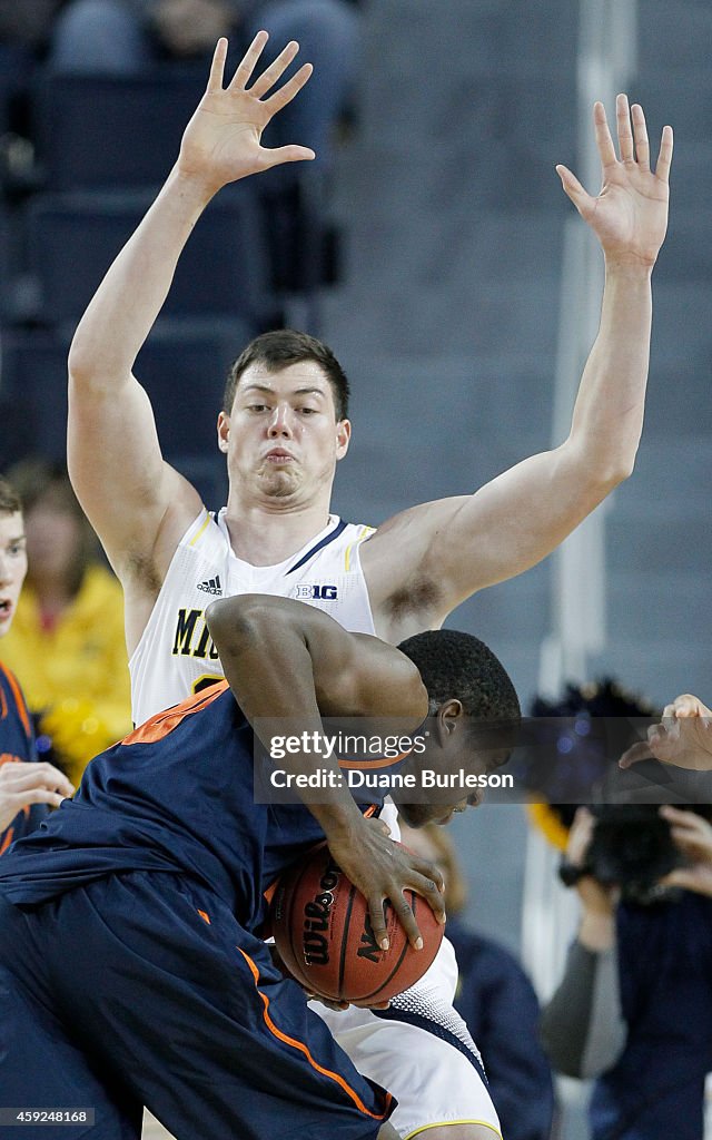 Bucknell v Michigan