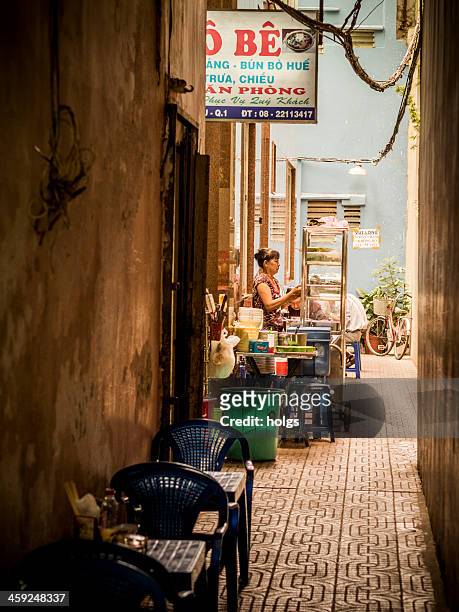 smalle laneway, ho chi minh city vietnam - vietnam and street food stock pictures, royalty-free photos & images