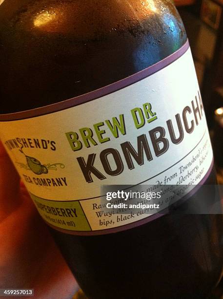 ビール dr .kombucha - kombucha ストックフォトと画像