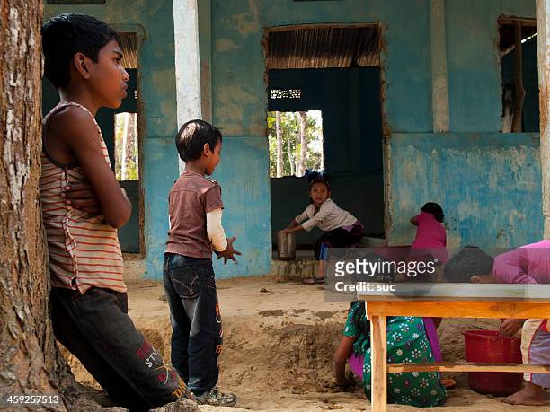 schulen von bangladesch - bangladesh stock-fotos und bilder