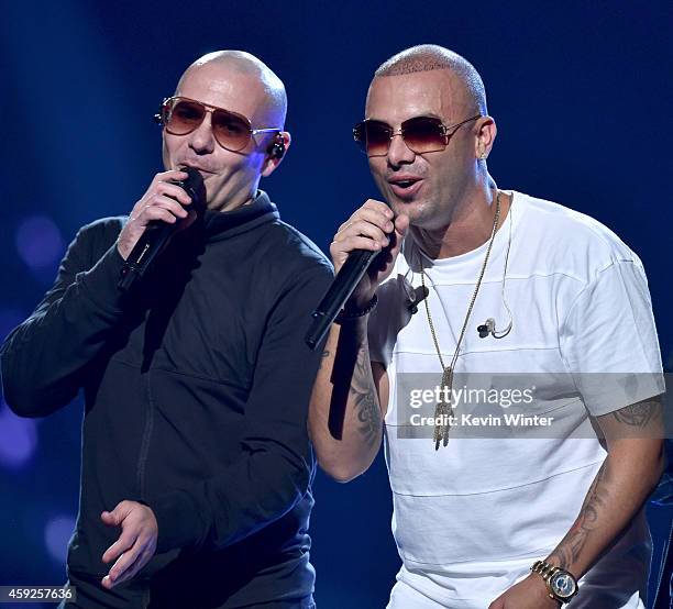 Wizin Rapper Rapper Wisin Photos and Premium High Res Pictures - Getty Images