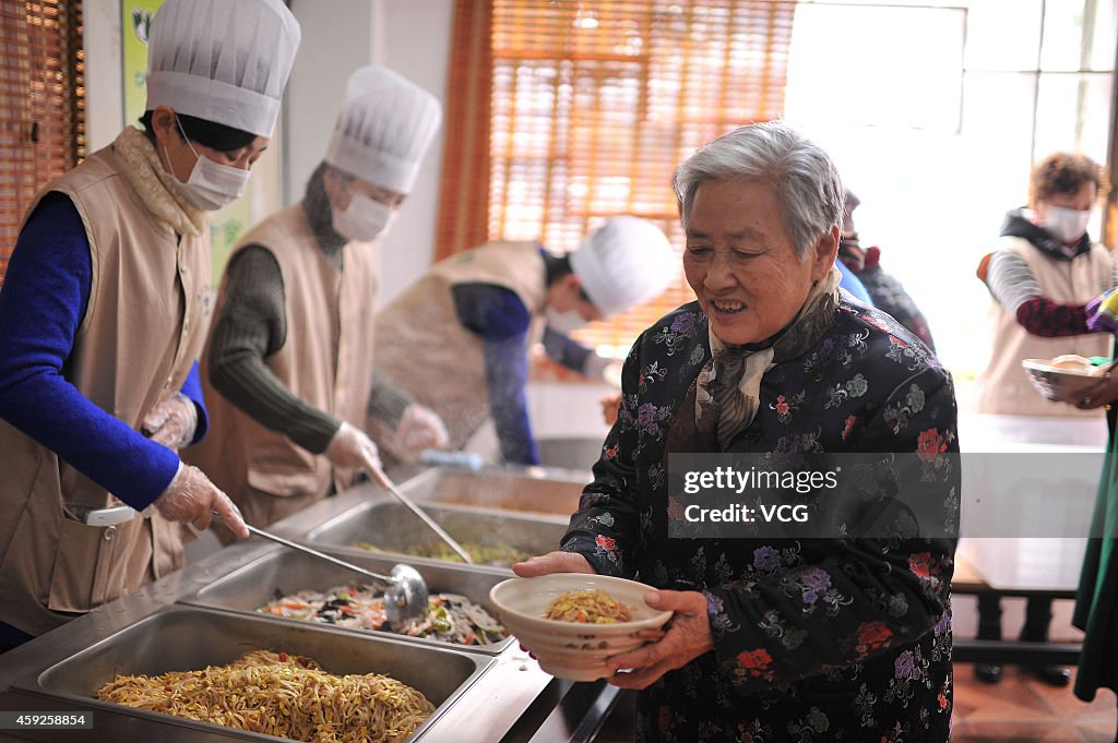 Hefei's First Charge Free Public Benefit Vegetarian Restaurant Opens