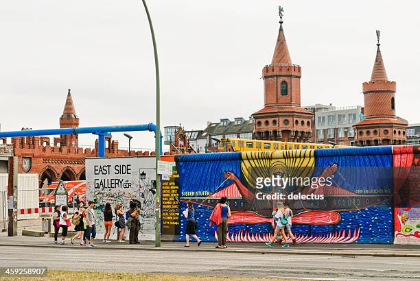 berlin east side gallery - berlin art stock pictures, royalty-free photos & images