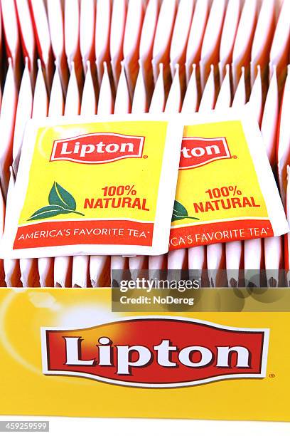 sachets de thé lipton - ahead of the pack photos et images de collection