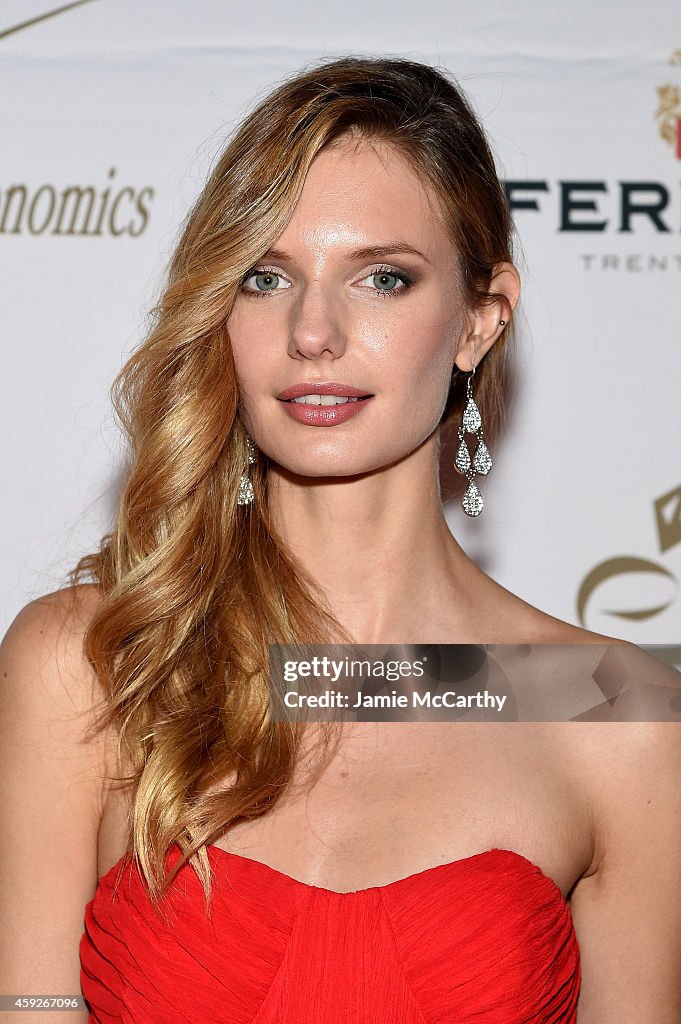 The New York Ball: The 20th Anniversary Benefit For The European School Of Economics - Arrivals