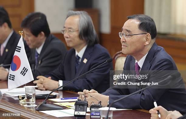 South Korean Prime Minister Chung Hong-Won attends the meeting with Finnish Prime Minister at the government complex on November 20, 2014 in Seoul,...