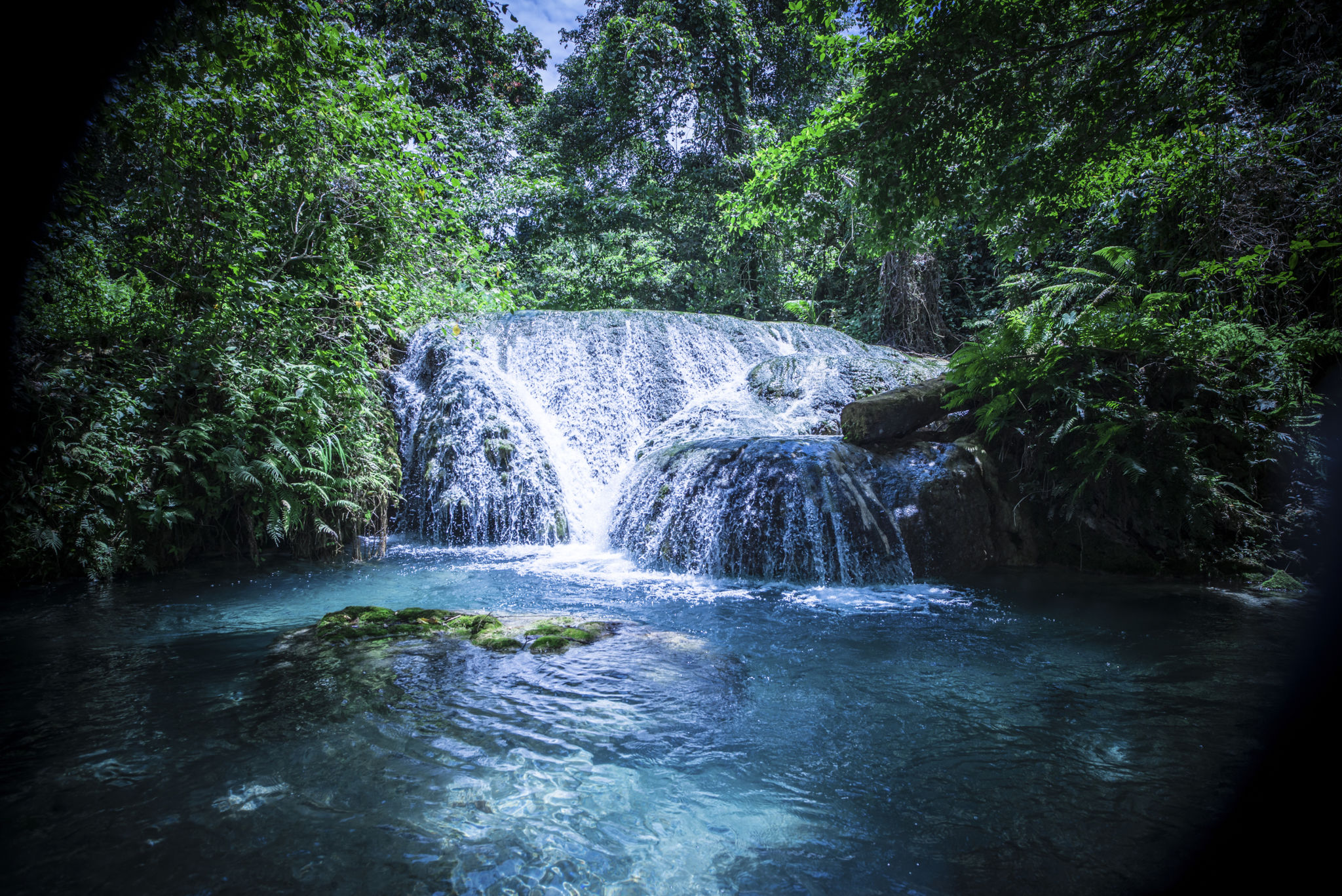 vanuatu waterfall