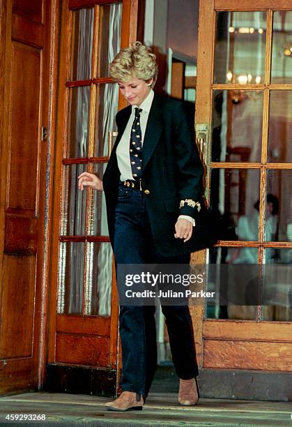 Diana, Princess of Wales visits her brother ,Charles Althrop's new baby at St Marys Hospital, Paddington, in West London, on March 15 in London,...