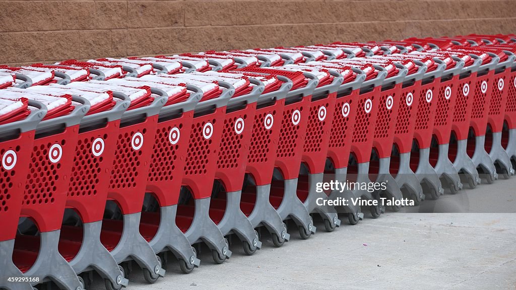Exterior pictures of Target store in Cloverdale Mall