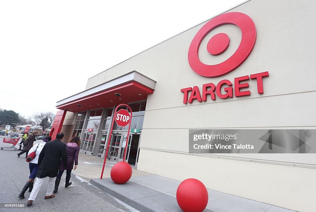 Exterior pictures of Target store in Cloverdale Mall