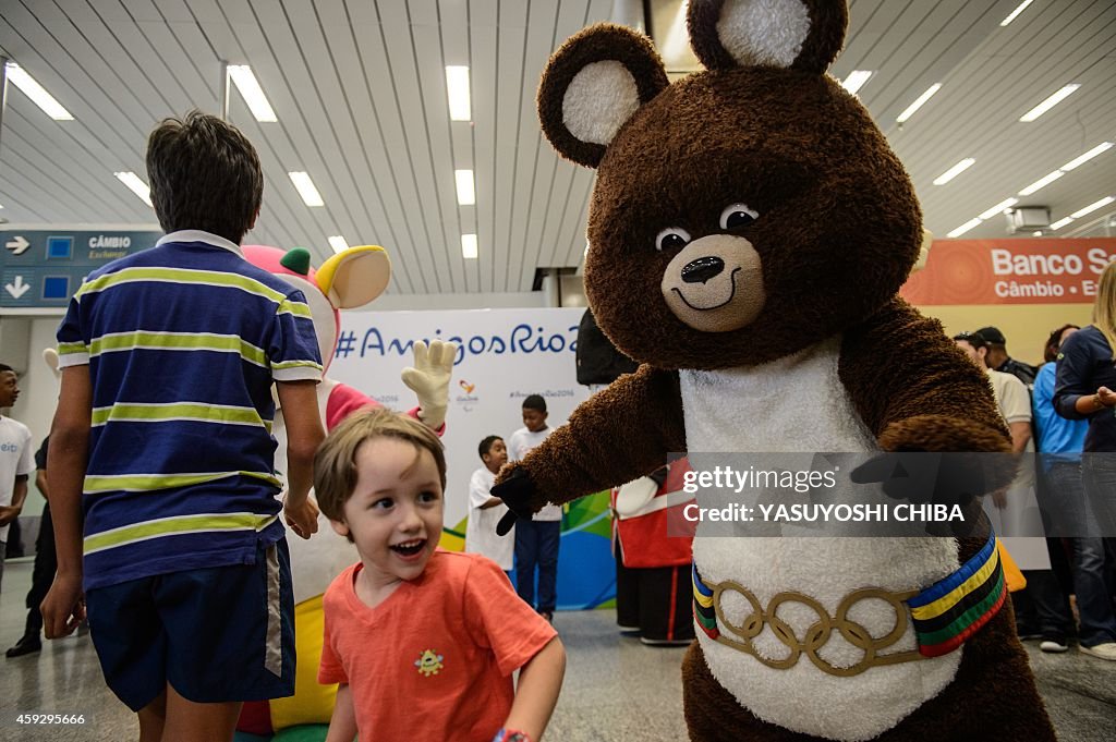 BRAZIL-OLY2016-PREVIOUS MASCOTS-ARRIVAL