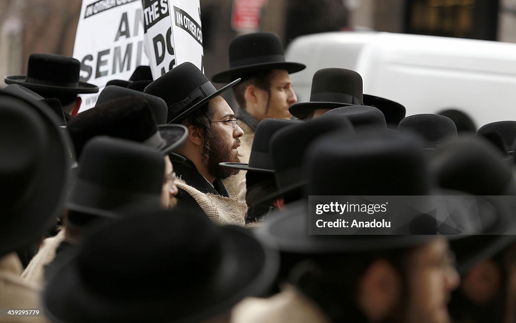 Jewish students protest against conscription in NYC