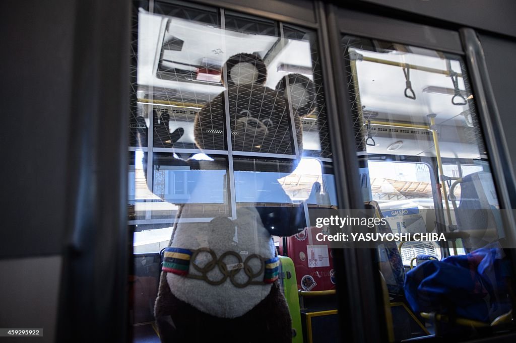 BRAZIL-OLY2016-PREVIOUS MASCOTS-ARRIVAL