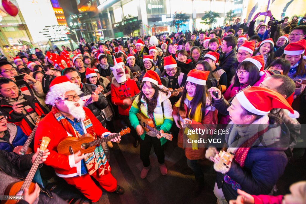Chinese Celebrate Christmas