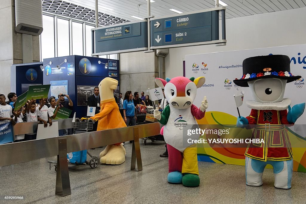 BRAZIL-OLY2016-PREVIOUS MASCOTS-ARRIVAL