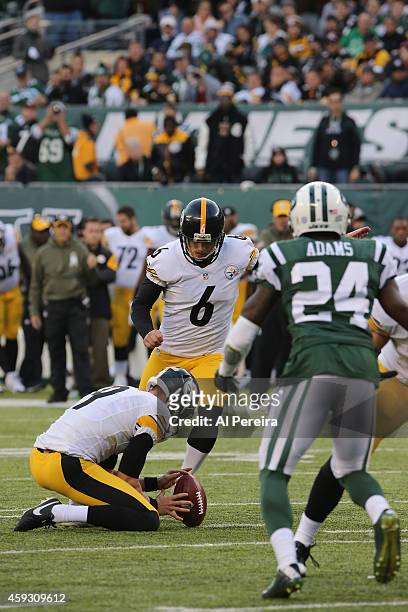 Kicker Shaun Suisham of the Pittsburgh Steelers has a 53-yard Field Goal against the New York Jets at MetLife Stadium on November 9, 2014 in East...