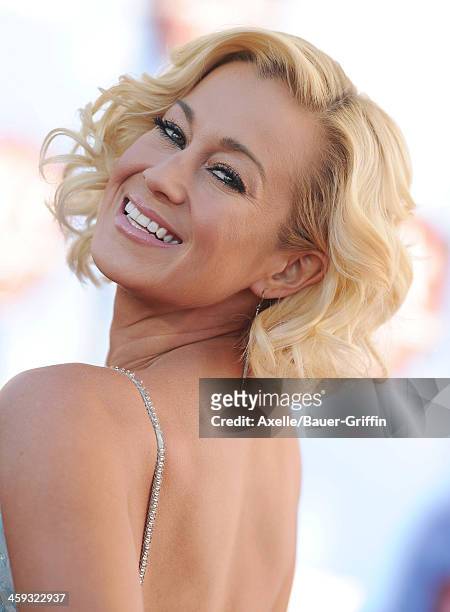 Singer Kellie Pickler arrives at the American Country Awards 2013 at the Mandalay Bay Events Center on December 10, 2013 in Las Vegas, Nevada.