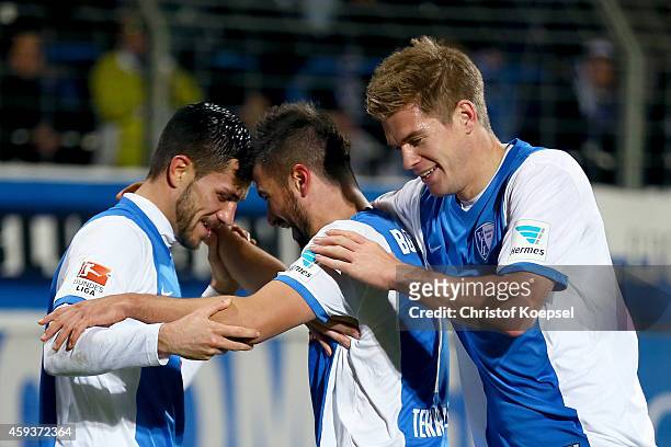 Marco Terrazzino of Bochum celebrates the third goal qith Danny Latza and Simon Terodde during the Second Bundesliga match between VfL Bochum and VfR...
