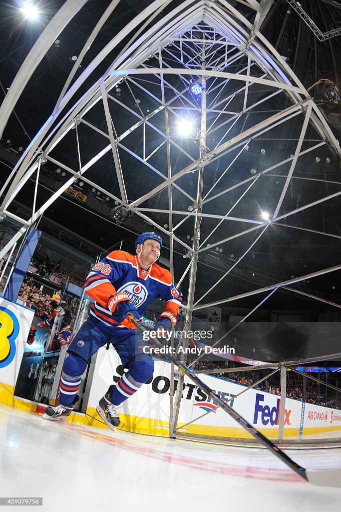 Arizona Coyotes v Edmonton Oilers