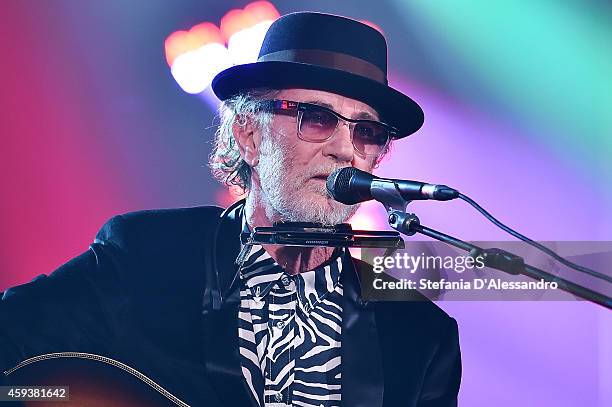 Italian singer Francesco De Gregori performs live at RadioItaliaLive held at Radio Italia Studios on November 21, 2014 in Milan, Italy.