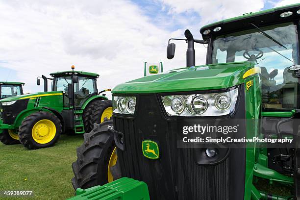 john deere tractor - john deere bildbanksfoton och bilder