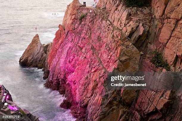 la quebrada cliff diving mexico - cliff diving acapulco stock pictures, royalty-free photos & images