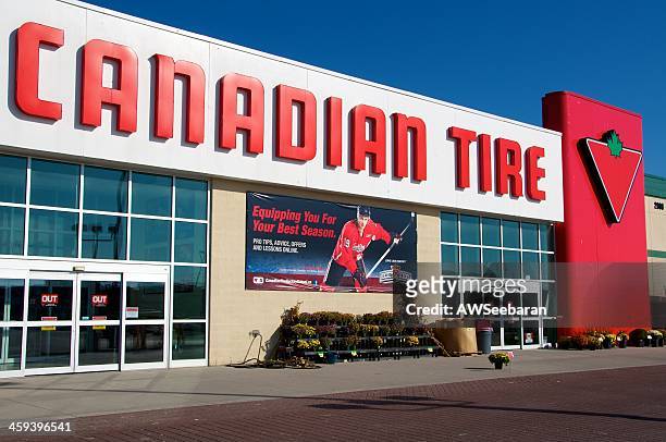 canadian tire store - kanadische kultur stock-fotos und bilder