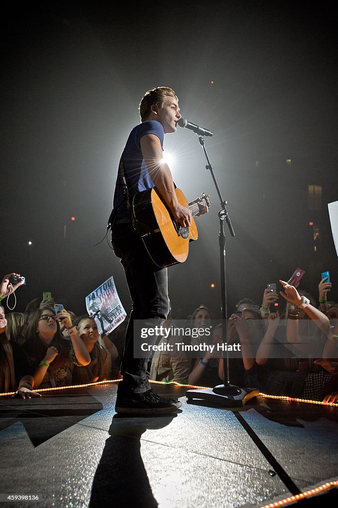Hunter Hayes' Tattoo (Your Name) Tour - Sears Centre Arena - Chicago, IL - November 21, 2014