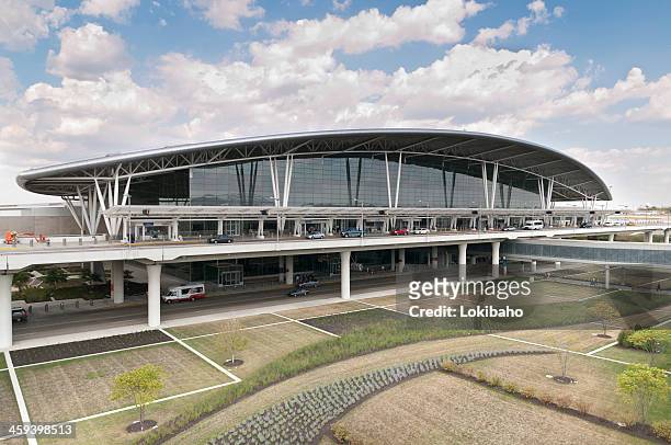 aeroporto internazionale di indianapolis terminal principale - indianapolis foto e immagini stock