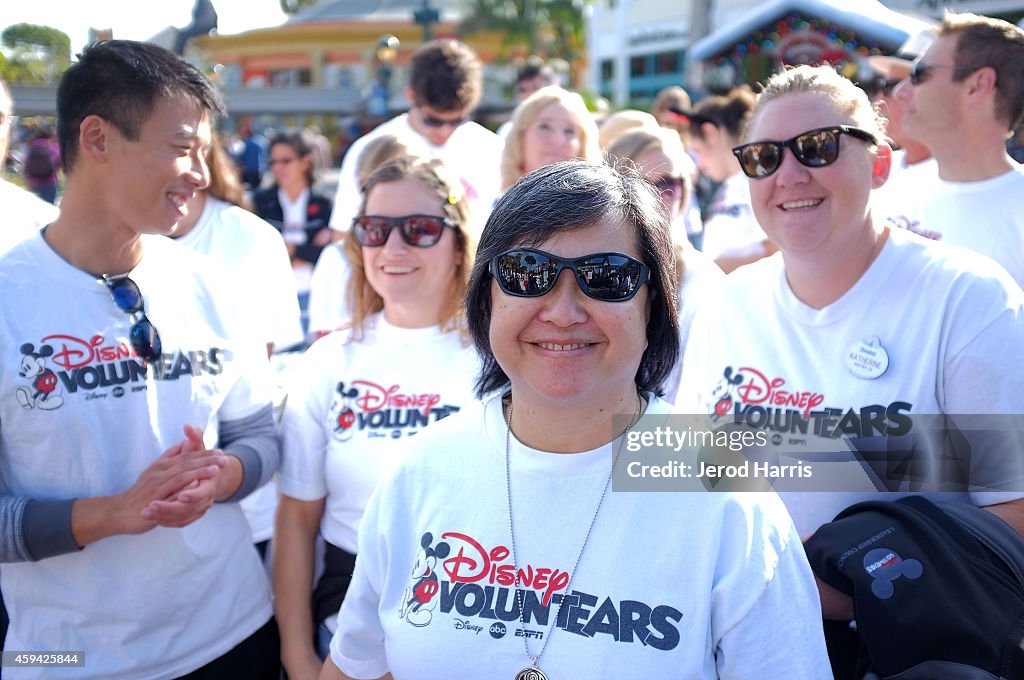 GenerationOn And Disney Friends For Change Inspire Kids & Teens To Come Together In Service For Family Volunteer Day at Disneyland Resort