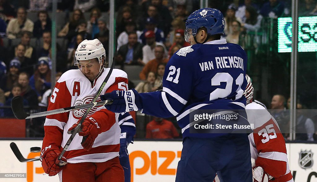 Toronto Maple Leafs play the Detroit Red Wings