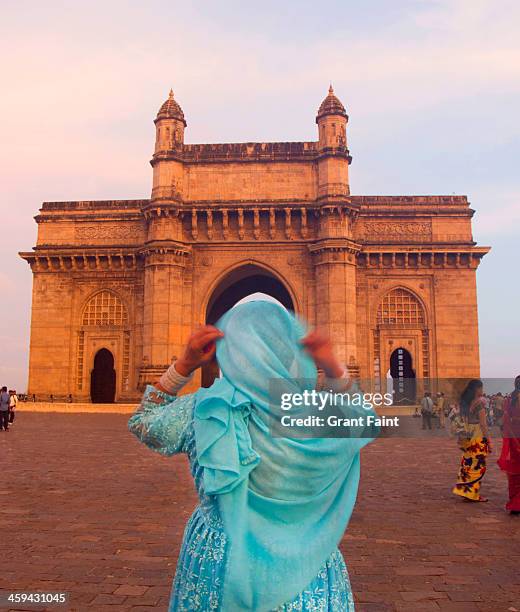 big monument. - mumbai stock pictures, royalty-free photos & images