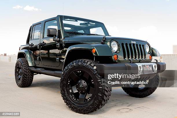 jeep wrangler - kabelwinden stock-fotos und bilder