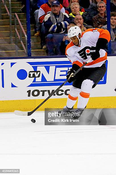 Wayne Simmonds of the Philadelphia Flyers controls the puck during the game against the Columbus Blue Jackets on December 21, 2013 at Nationwide...
