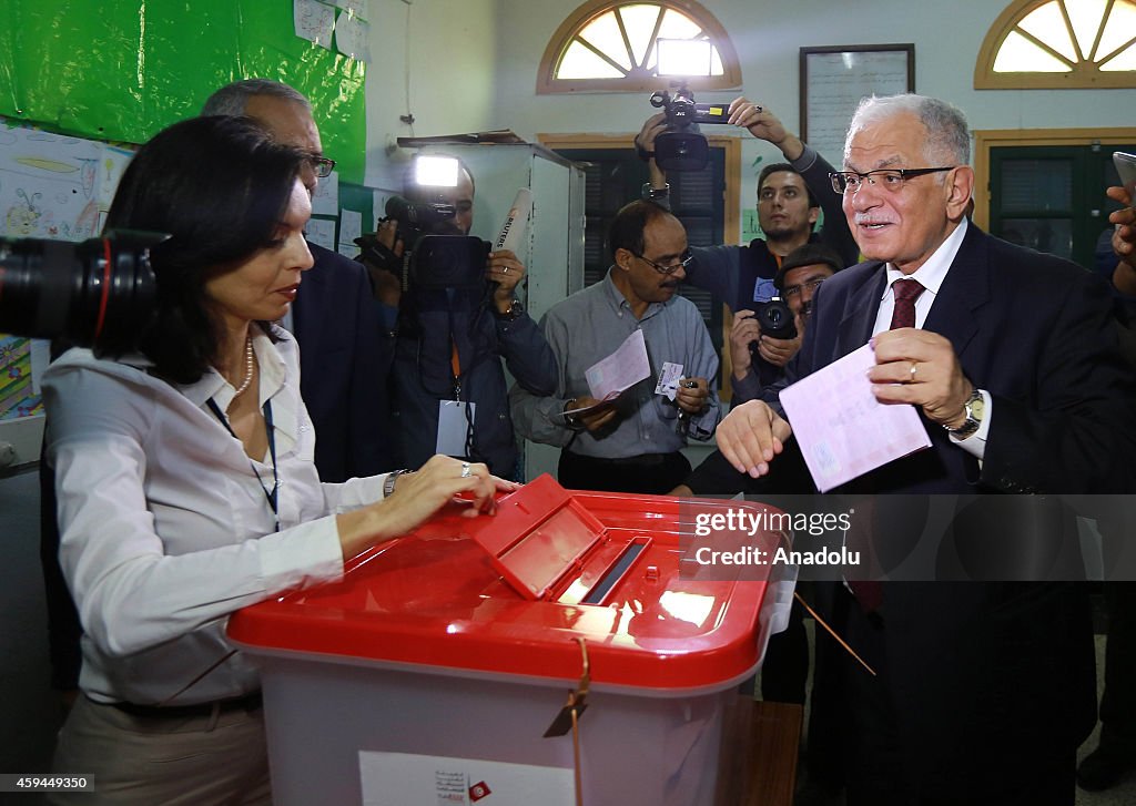 Kamal Morjan casts his vote in Tunis