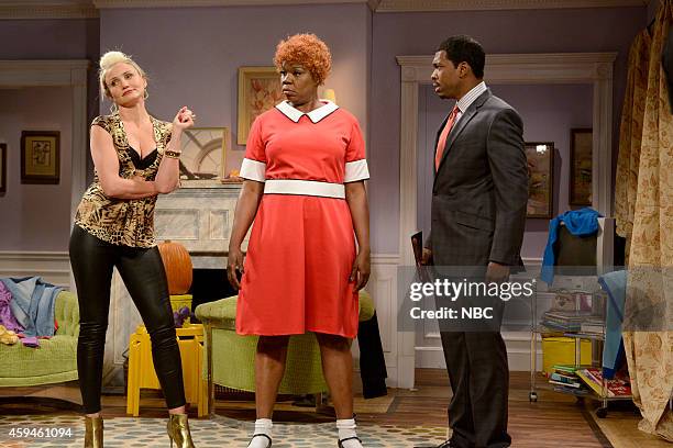 Cameron Diaz" Episode 1669 -- Pictured: Cameron Diaz, Leslie Jones as Black Annie and Jay Pharoah as Jamie Foxx during the "New Annie" skit on...