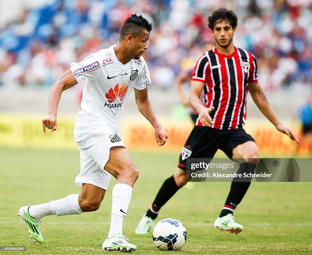 Santos v Sao Paulo - Brasileirao Series A 2014