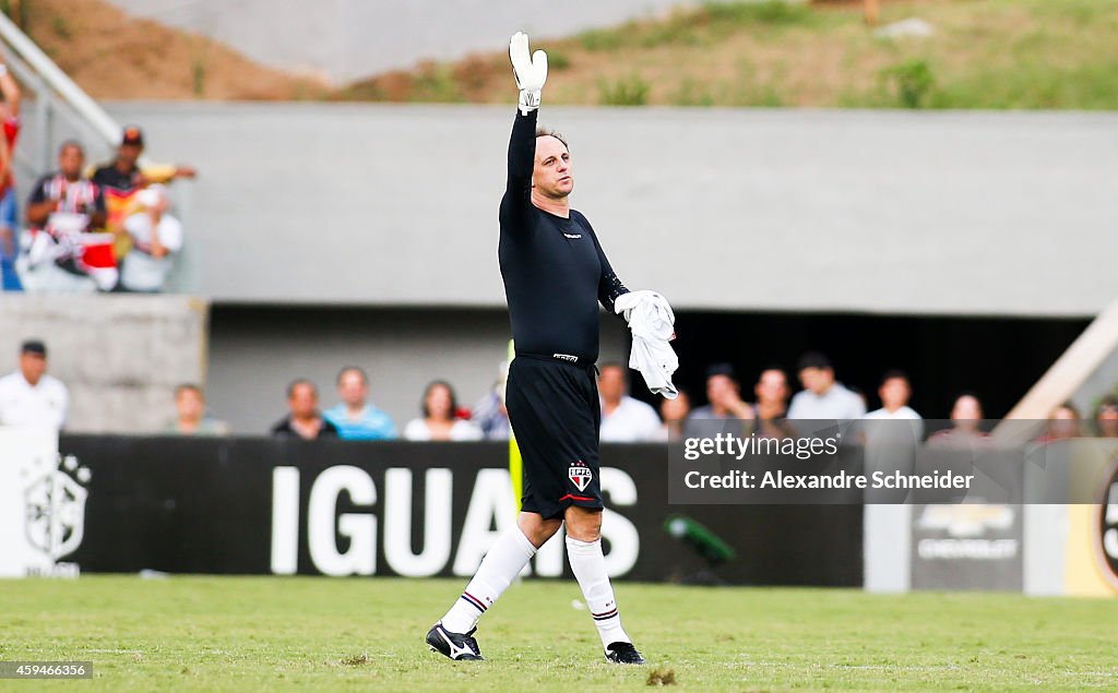 Santos v Sao Paulo - Brasileirao Series A 2014