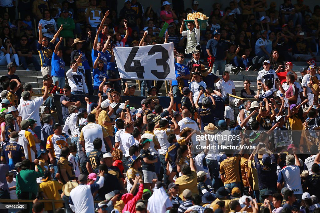 Pumas UNAM v Monterrey - Apertura 2014 Liga MX