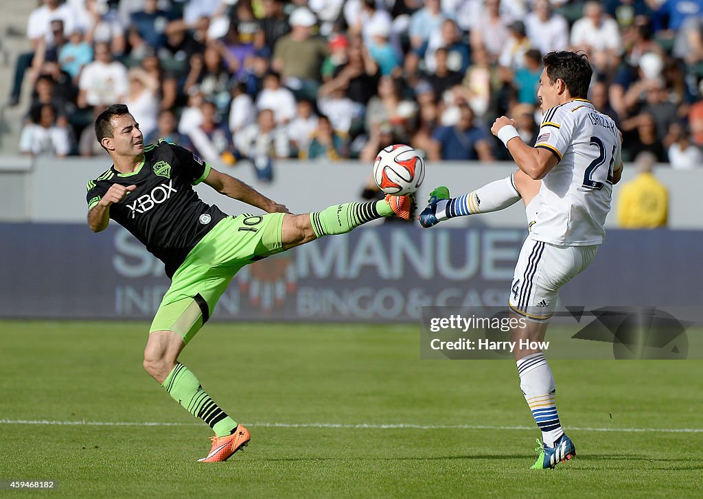 Seattle Sounders v Los Angeles Galaxy - Western Conference Final - Leg 1