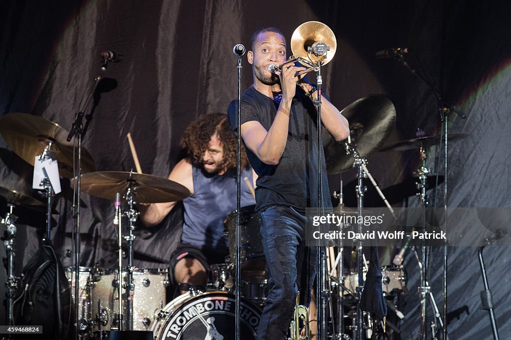 Lenny Kravitz Performs At Bercy In Paris