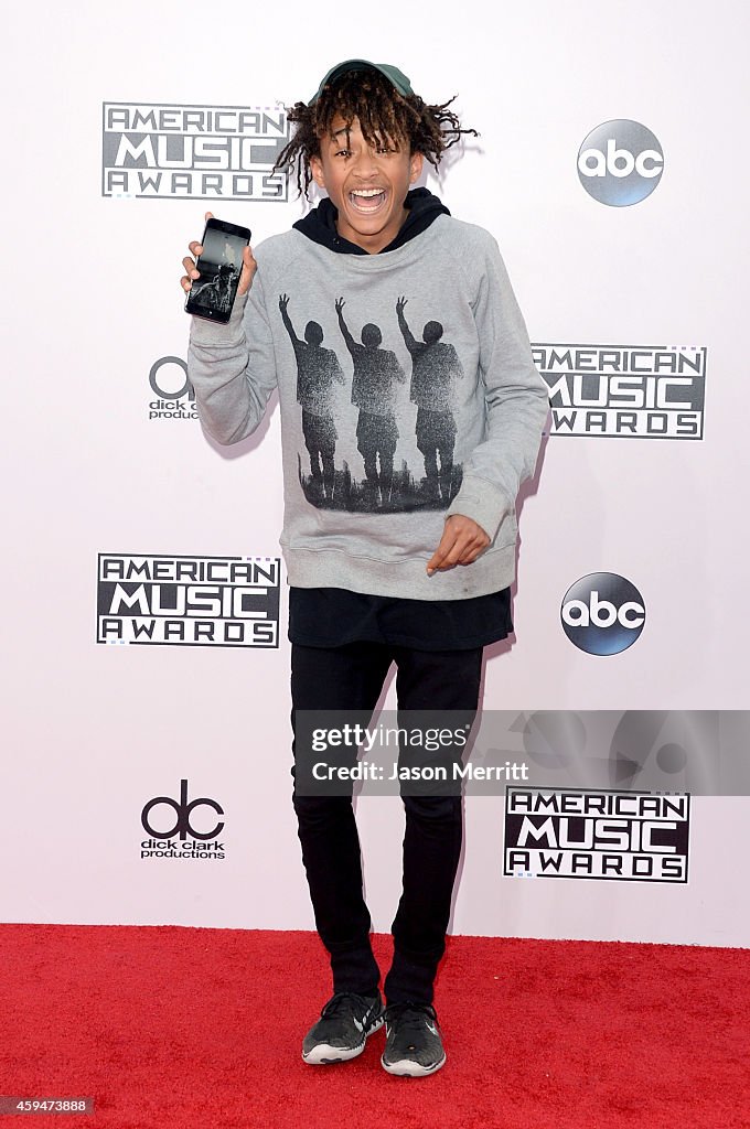 2014 American Music Awards - Arrivals