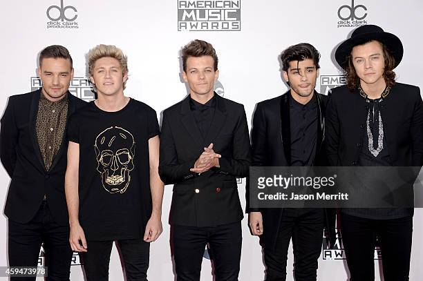 Singers Liam Payne, Niall Horan, Louis Tomlinson, Zayn Malik, and Harry Styles of One Direction attend the 2014 American Music Awards at Nokia...