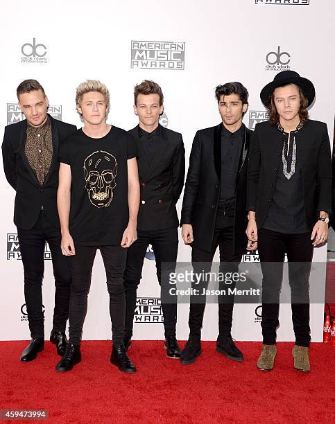 Singers Liam Payne, Niall Horan, Louis Tomlinson, Zayn Malik, and Harry Styles of One Direction attend the 2014 American Music Awards at Nokia...