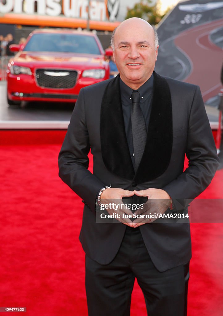 2014 American Music Awards Red Carpet Arrivals Featuring The All-New Chrysler 300S